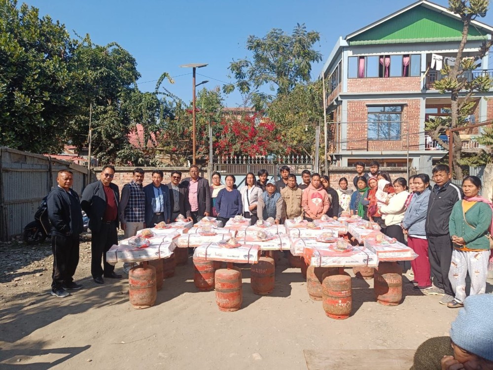 A two-day relief service was organised in Churachandpur, Manipur on January 8 and 9 by the team led by Rev Moses Murry, Chairman, CFD and General Superintendent, AGEI, along with North India, AoG leaders Rev Asher Wasker, Rev Lalu Varghese and Rev Shaiji Varghese. The team distributed gas cylinder, tin sheets, and food item to those who have lost their houses during the violence. The team assured the families to continue to support them in prayers and financially in every possible way.